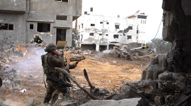 Izrael sravnio sa zemljom izbjeglički kamp u Gazi, u napadima na Rafah petero mrtvih